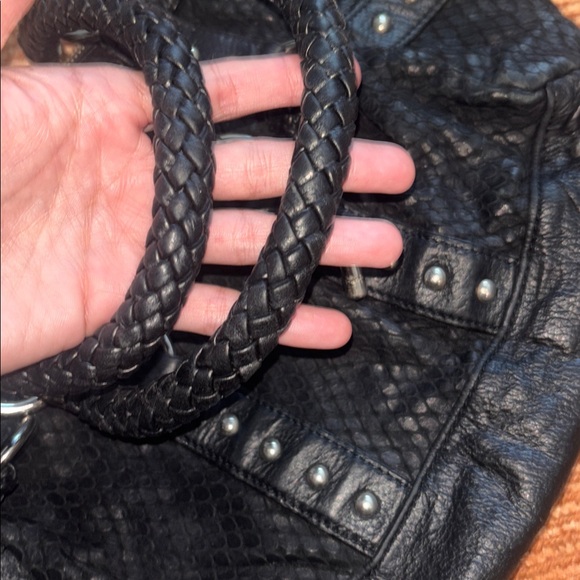 Vintage authentic Bebe leather purse with matching leather whip keychain - Picture 9 of 13